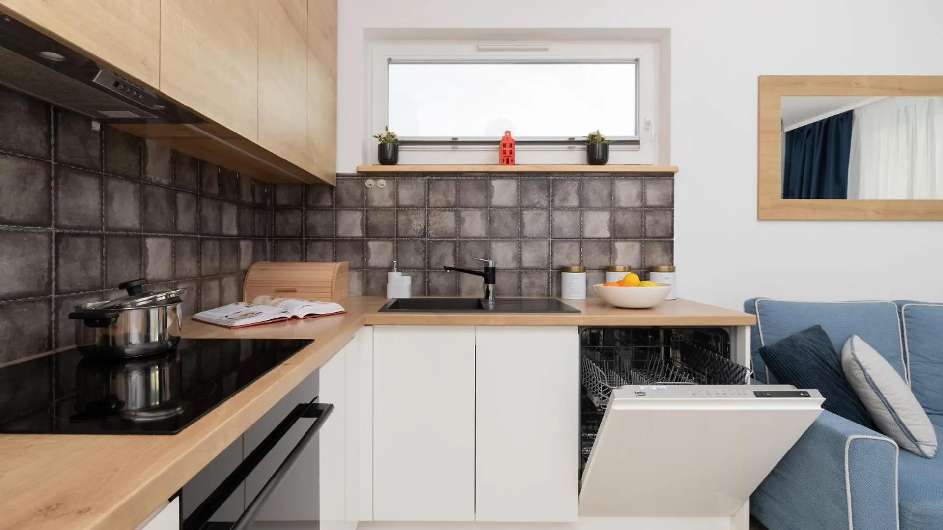 Solvo Apartment With Balcony & Parking Gdansk Przymorze By Noclegi Renters